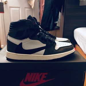 TRAVIS SCOTT AJ 1 size 6.5 MEN/ 8 WMN